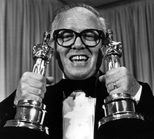 Richard Attenborough aux Oscars en 1982 (UPI Photo/Susan Ragan/Files)