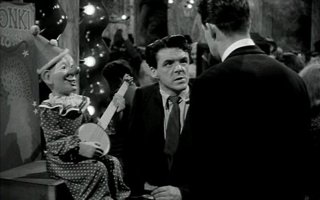 Street of Shadows / Les femmes connaissent la musique (1953)